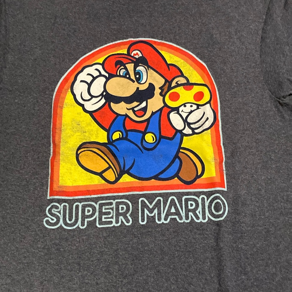 Medium men, Mario shirt